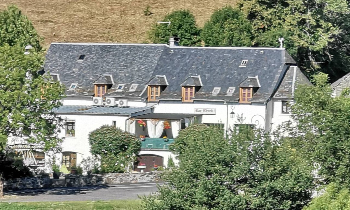Saint-Martin-sous-Vigouroux Hotel | Hôtel bar b’rock