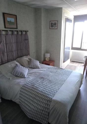 Prades-d'Aubrac Hotel | Hôtel Moderne