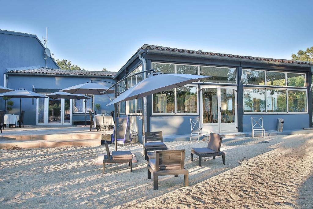 Saint-Christol Hotel | Hôtel Restaurant Gîte Les Lavandins