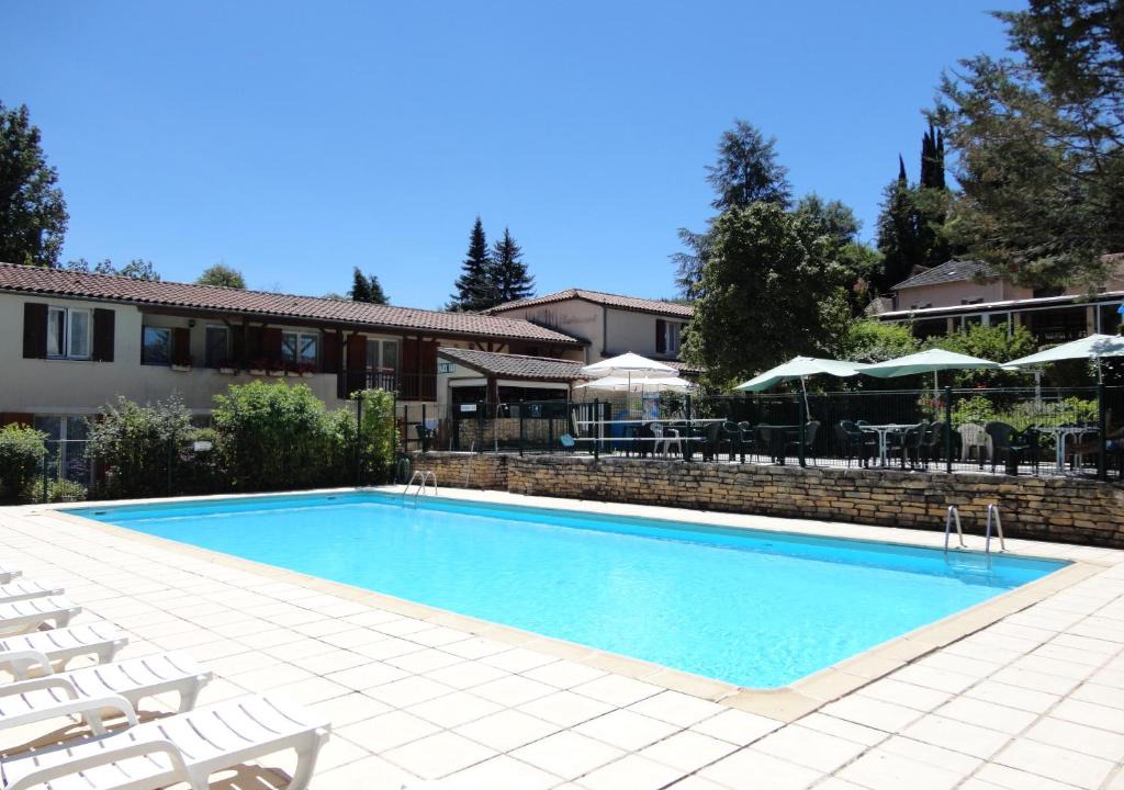 Bouzies Hotel | Hôtel Restaurant Les Falaises