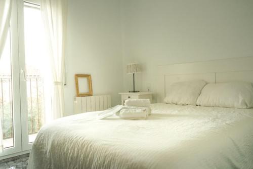 Torrelles de Foix House | Habitación doble con Balcón - Casa rural compartida - Coliving