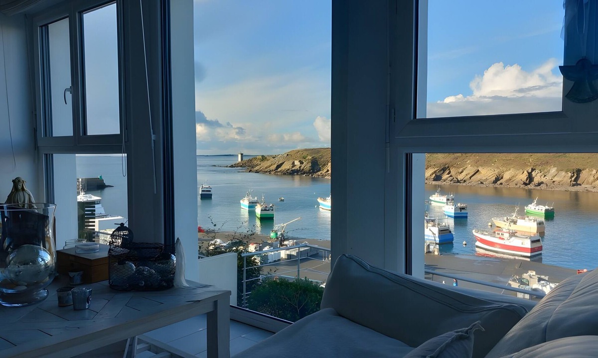 Le Conquet House | Harborfront Seaside House with Port View