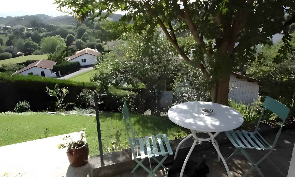 Sare Bed & Breakfast | Harizpe Berria House at the Foot of La Rhune