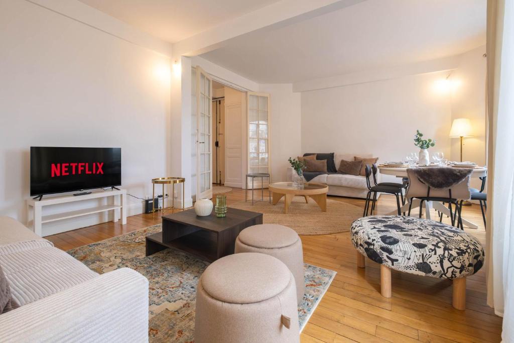 Quartier de la Salpetriere Apartment | Haussmann Flat - Jardin des Plantes 6 Guests