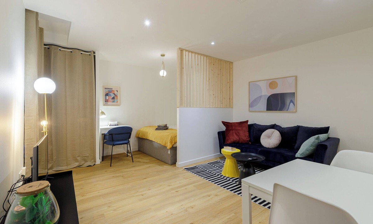 Montelimar Apartment | Havre Provençal - Air conditioning, TV, Wifi