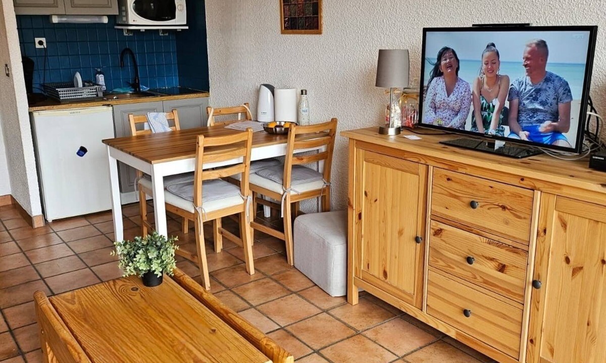 Orcieres-Merlette Apartment | Heart of resort, large 5-person studio at foot of slopes with panoramic view,