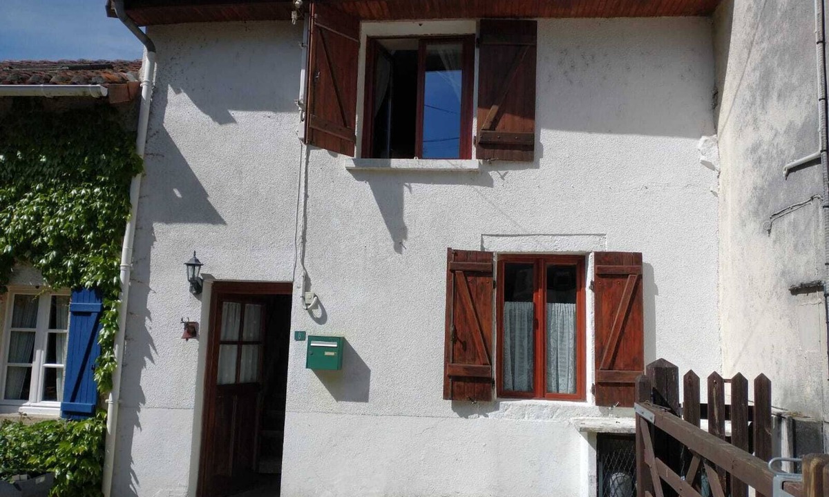 Cieux Cottage | Heaven's Cottage In the heart of the Monts de Blond, next to a fishing lake.