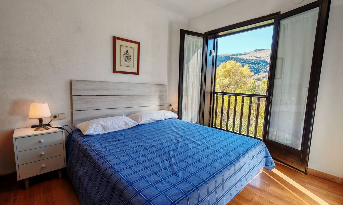 Pla de l'Ermita Apartment | Helle Wohnung mit Garten Besiberri 6 Vall de Boí by Interhome
