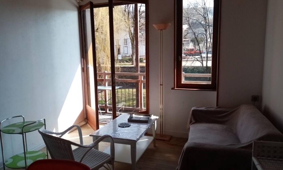 Aurillac Apartment | Historic center, T1 apartment with balcony and river view