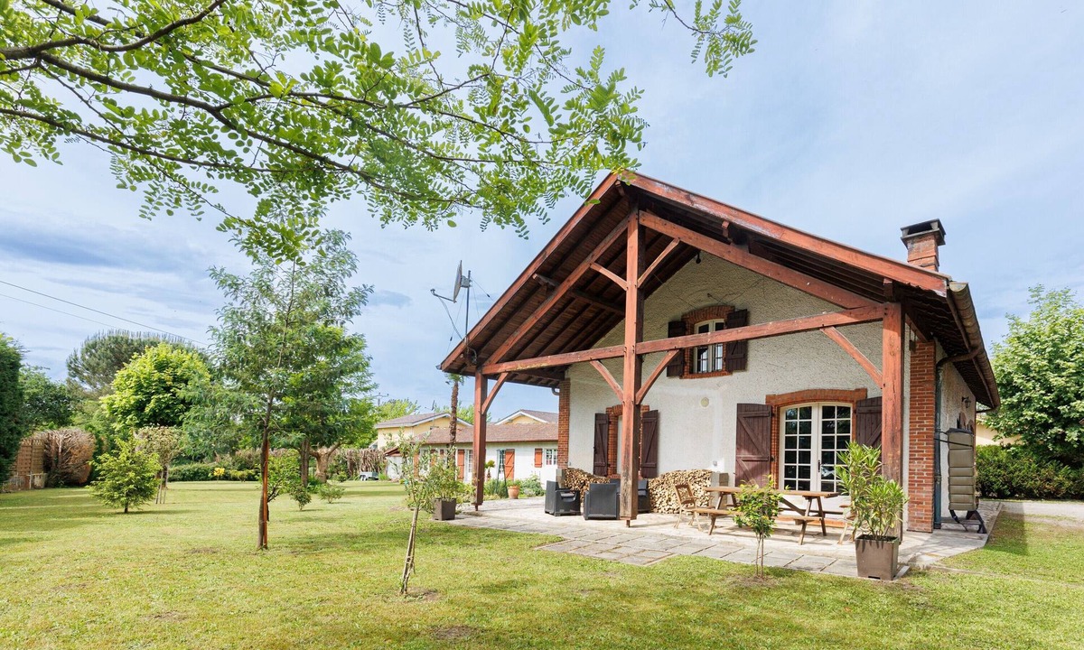 Saint-Vincent-de-Tyrosse House | Holiday Home “La Bastide – Tyrosse” - Conciergerieland
