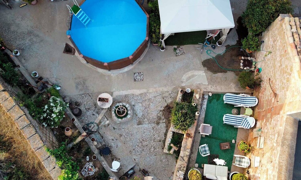 Santa Eulalia la Mayor House | Holiday Home 'Casa Calvo' with Mountain View, Private Pool and Wi-Fi