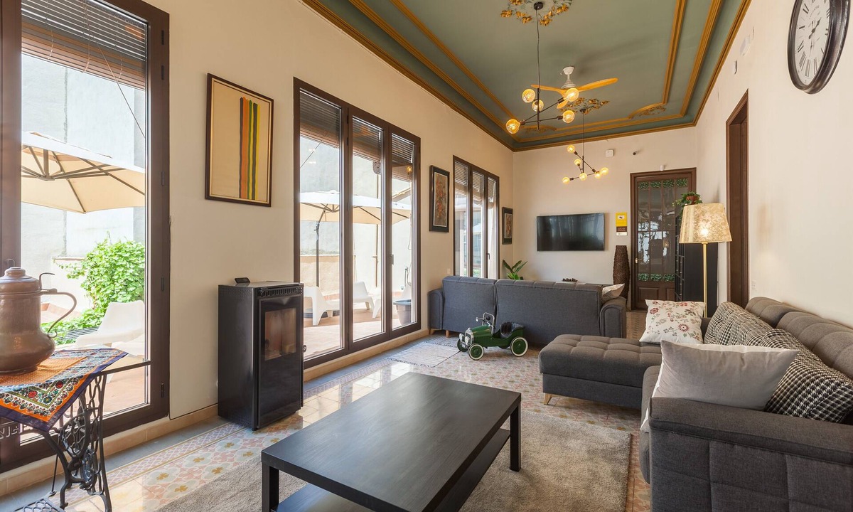 Vilafranca del Penedes House | Holiday Home Casa Palma 12 with Terrace, Balcony & Wi-Fi