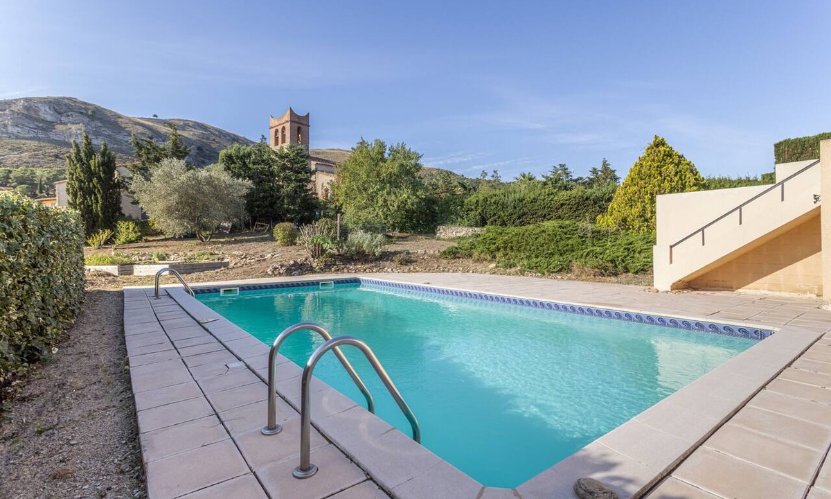Camelas House | Holiday Home 'Dels Ocells' with Sea View, Shared Pool and Wi-Fi