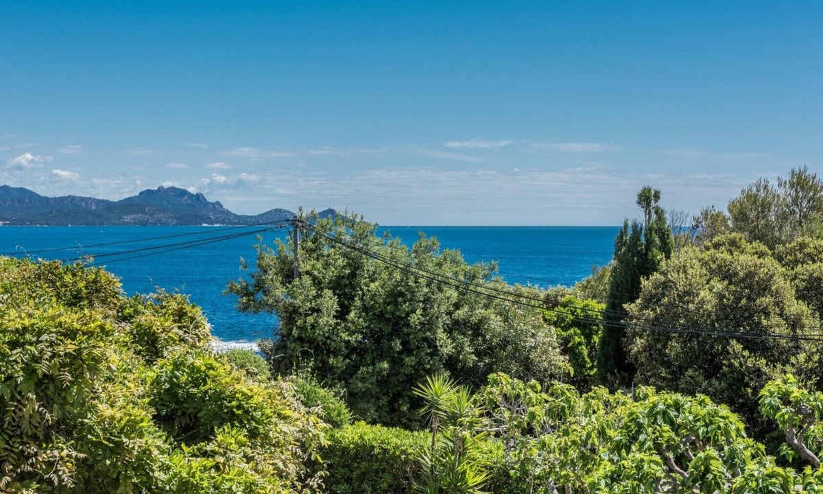 Les Issambres House | Holiday home for 6 persons, 2 minutes from the sea, sea view, pool