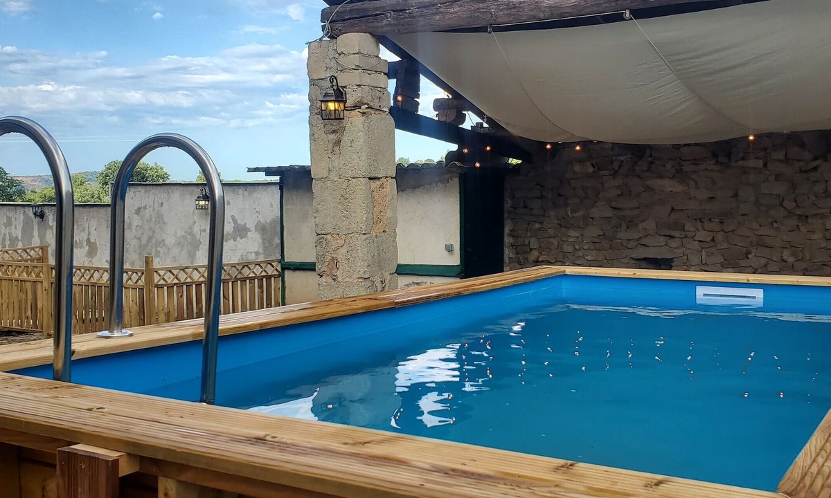 Laurac-en-Vivarais House | Holiday Home 'Mas Des Genêts' with Mountain View, Balcony and Wi-Fi