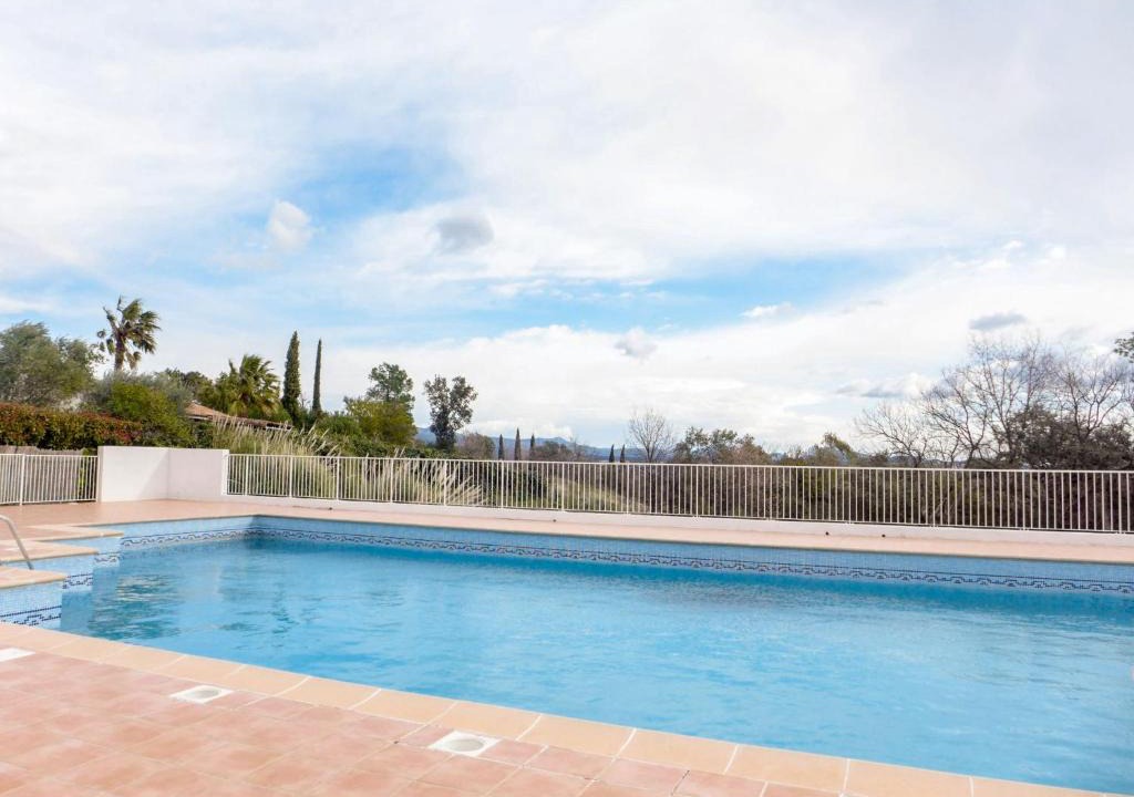 La Rouviere House | Holiday Home Green Village
