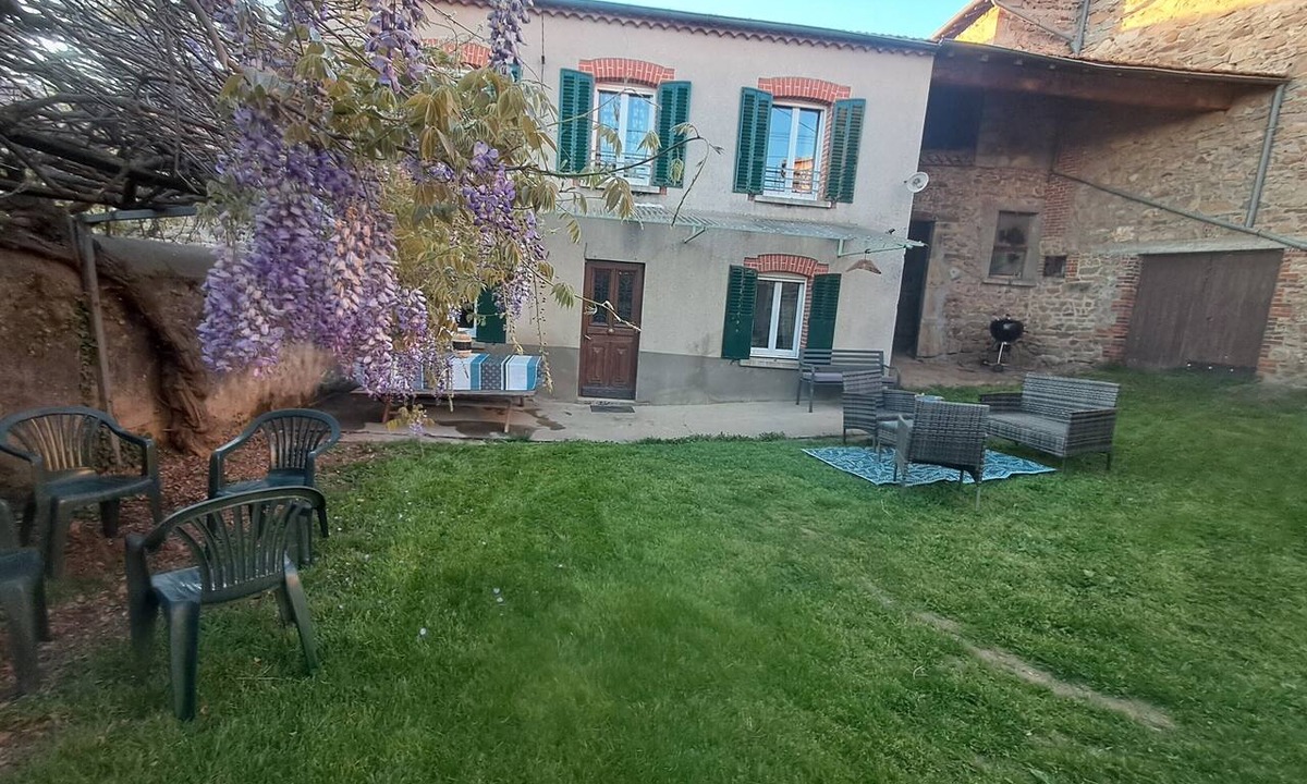 Auzon House | Holiday Home 'Gîte Les Glycines'