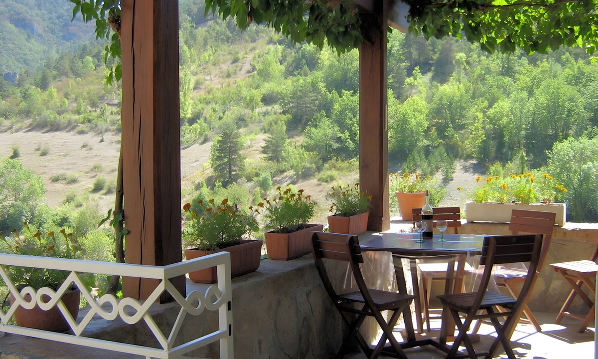 Peyreleau House | Holiday Home “Gîte La Lavande” with Mountain View, Private Terrace and Garden