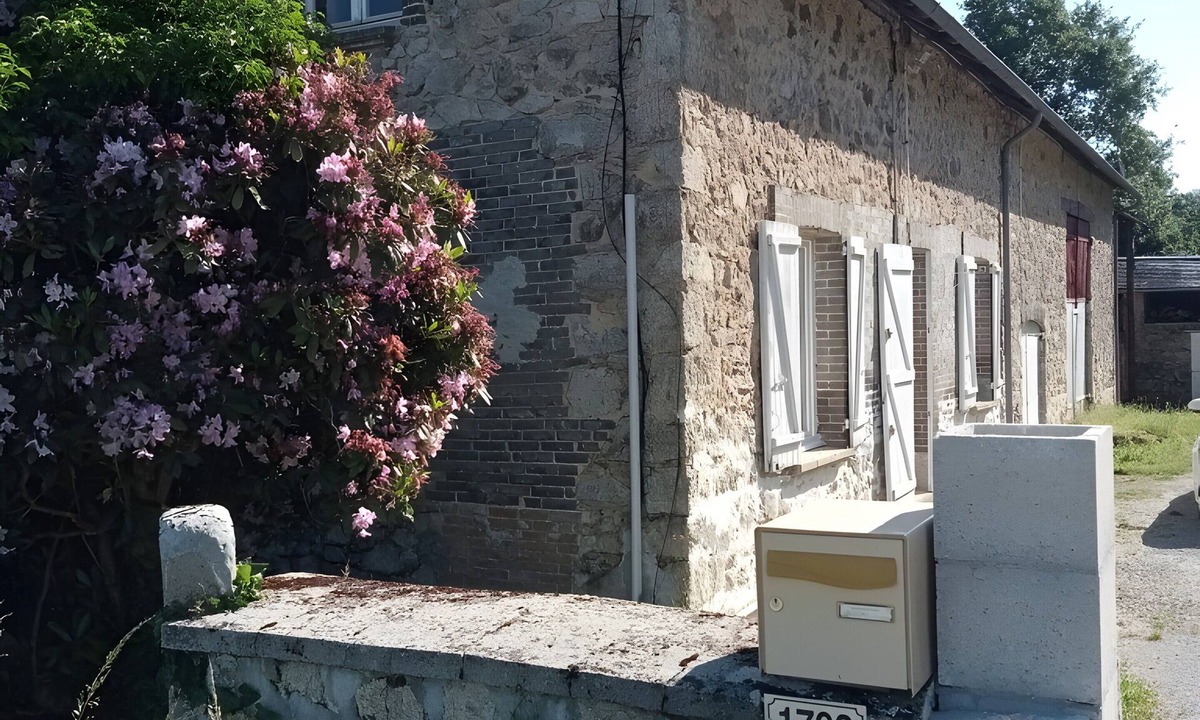 La Porcherie House | Holiday Home “La Sablière” with Private Garden