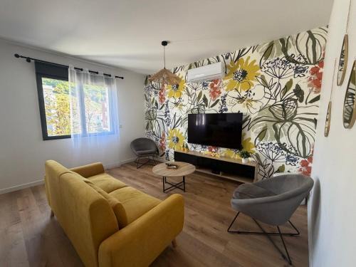 Saint-Leger-du-Bourg-Denis Apartment | Home 724