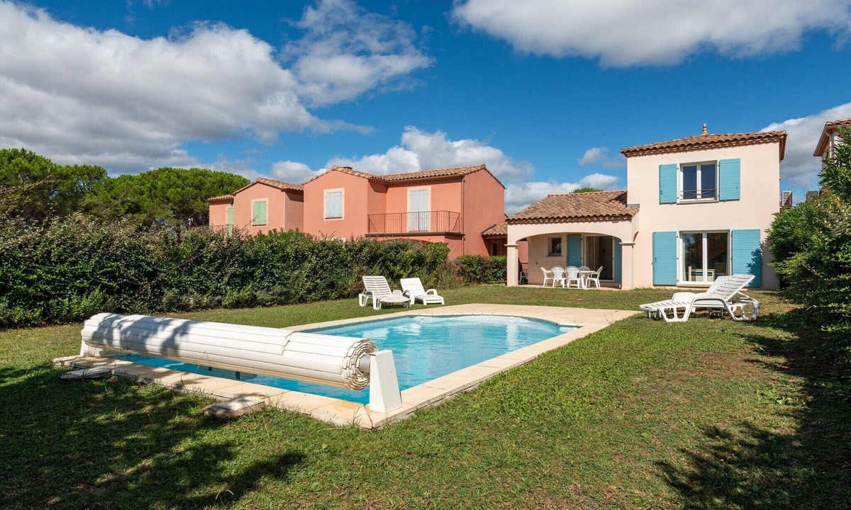 Homps Villa | Home with Exclusive Swimming Pool