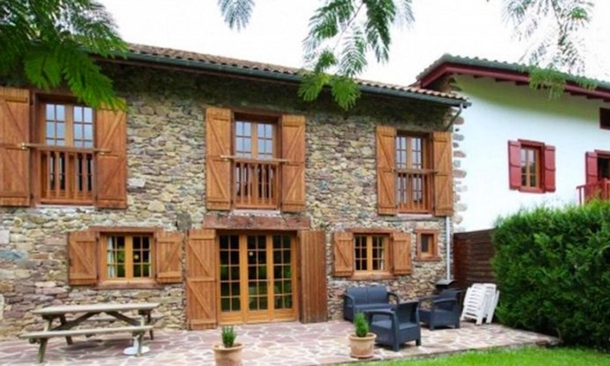 Saint-Etienne-de-Baigorry House | Homerez - Superb house for 6 pers. with garden in Saint-Étienne-de-Baïgorry
