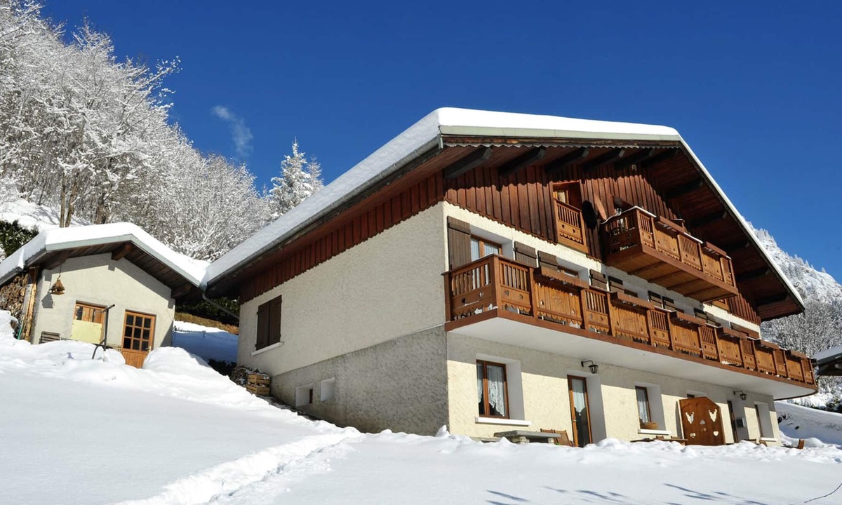 Champagny-en-Vanoise Apartment | Homerez - Amazing appartement 40 m away from the slopes for 4 ppl. with garden