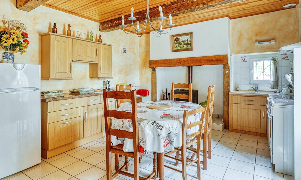 Puycelci House | Homerez - Amazing house for 4 ppl. with garden and terrace at Puycelsi
