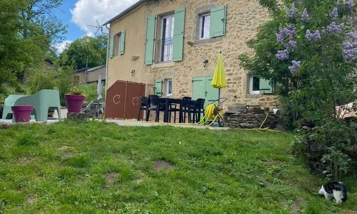 Le Soulie Apartment | Homerez - Apartment in Le Soulié