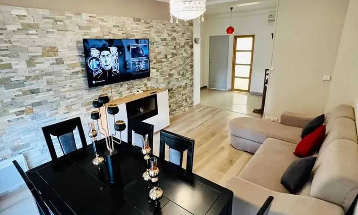 Saint-Charles Apartment | Homerez - Apt near Marseille station