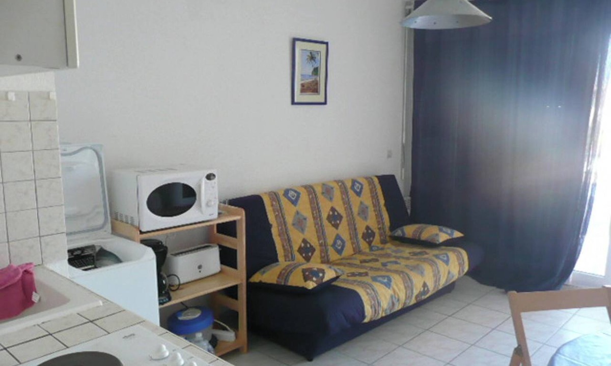 Sainte-Marie-la-Mer Apartment | Homerez - Apt. sea view in Sainte-Marie