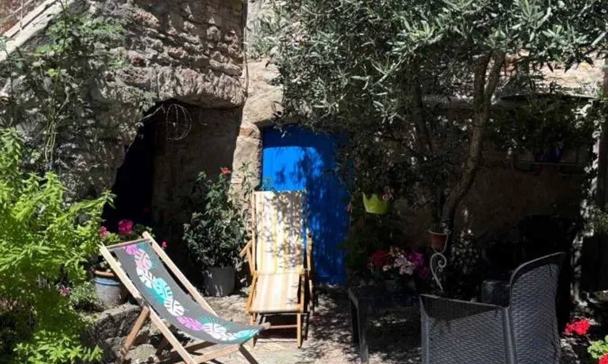 Bertholene House | Homerez - Family House in Bertholène with Garden