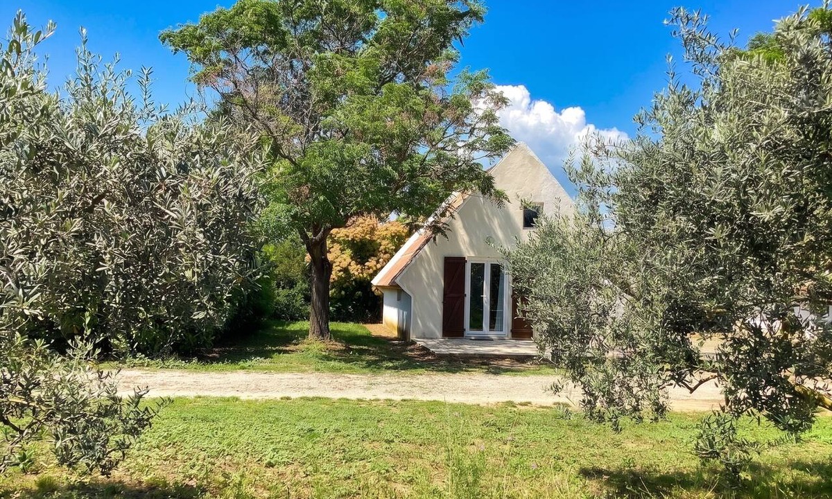 Saint-Nazaire-de-Pezan House | Homerez - House in Saint-Nazaire-de-Pézan