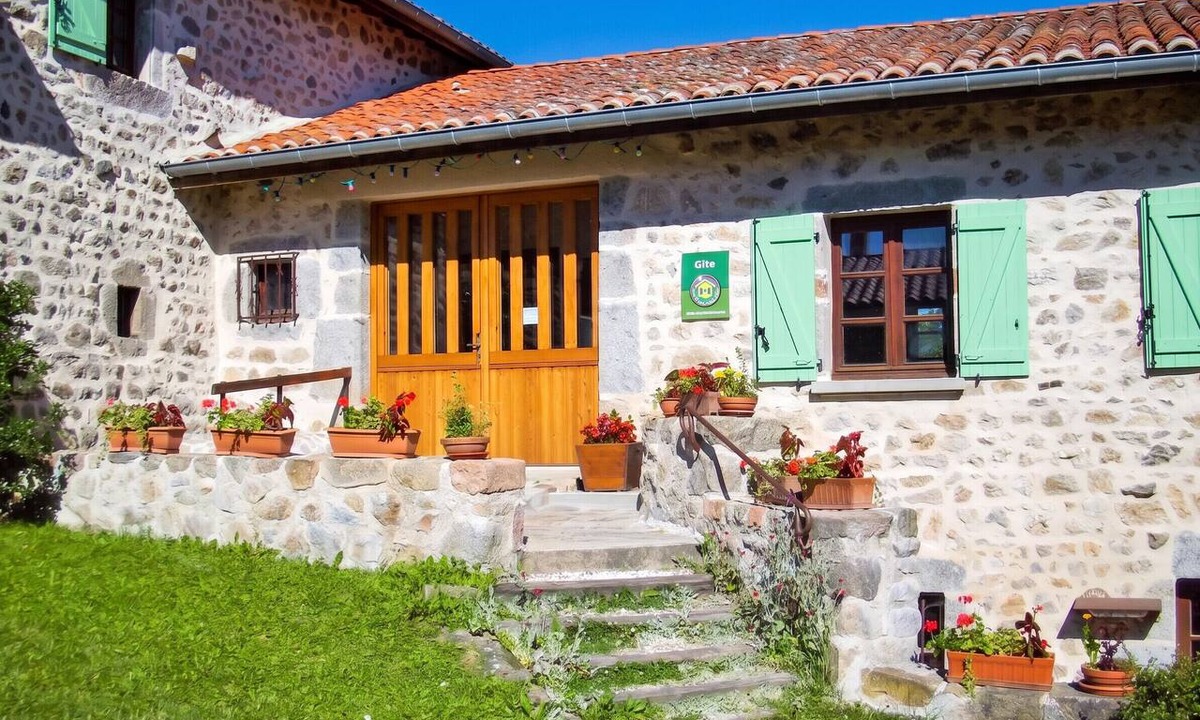 Saint-Pal-de-Chalencon House | Homerez - House in Saint-Pal-de-Chalencon