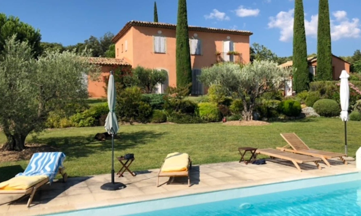 Saint-Saturnin-les-Apt Villa | Homerez - Big villa for 12 ppl. with swimming-pool at Saint-Saturnin-lès-Apt