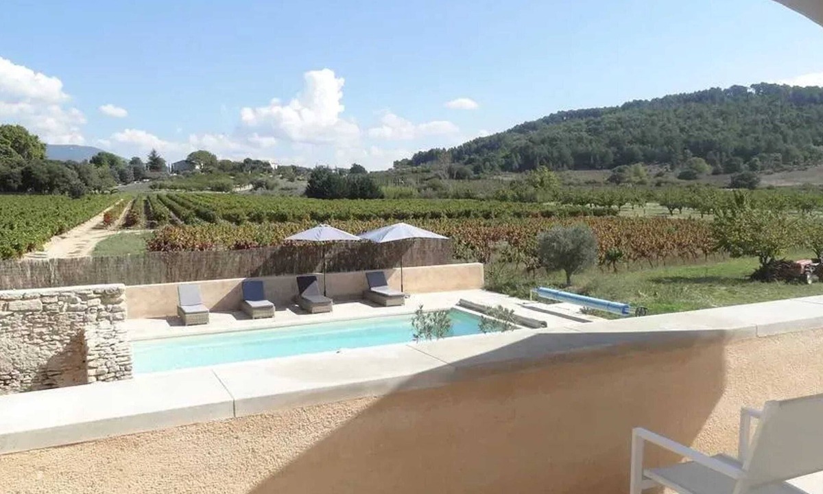 Saint-Saturnin-les-Apt Villa | Homerez - Big villa for 12 ppl. with swimming-pool at Saint-Saturnin-lès-Apt