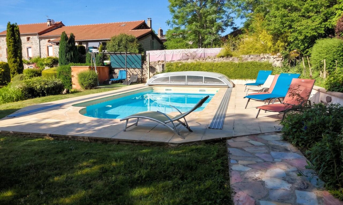 Siaugues-Sainte-Marie House | Homerez - House in Siaugues-Sainte-Marie