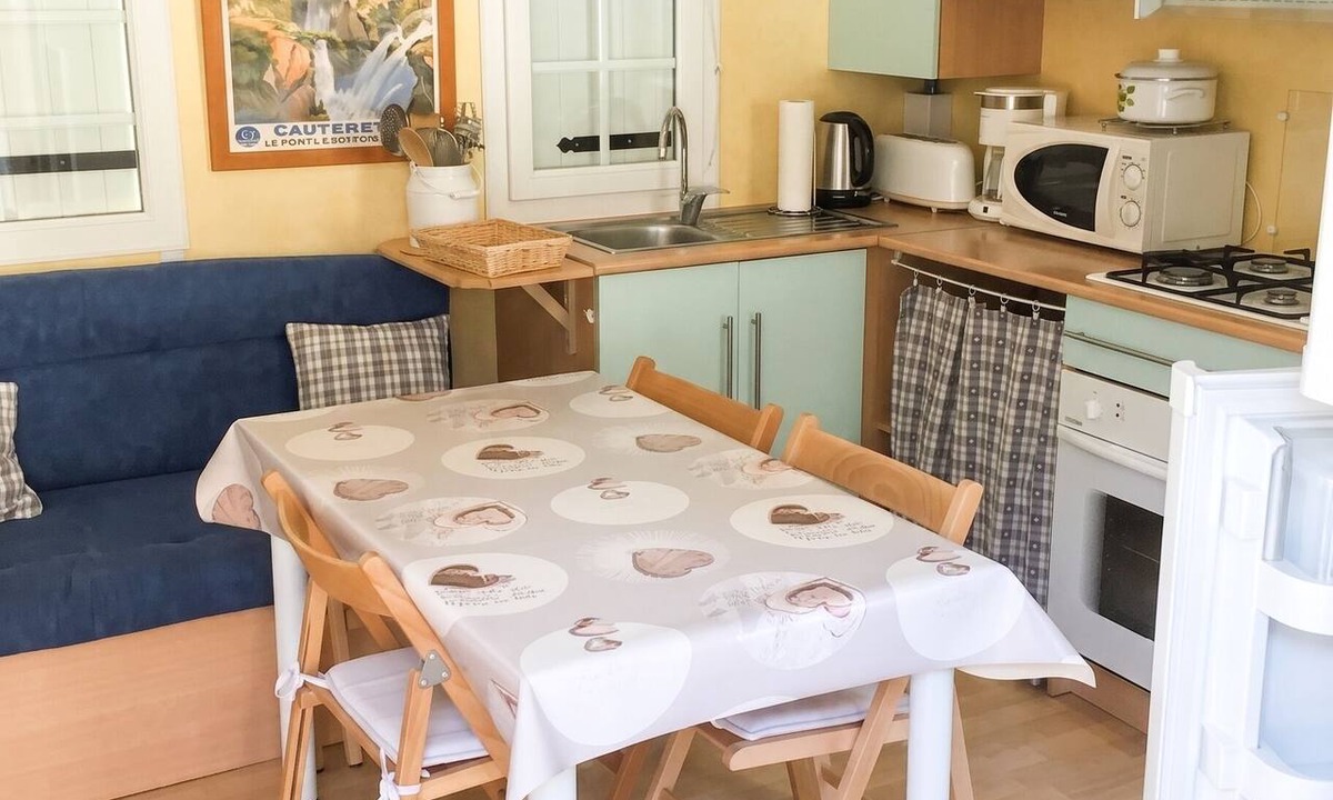 Cauterets House | Homerez - Peaceful Bungalow in Cauterets with garden