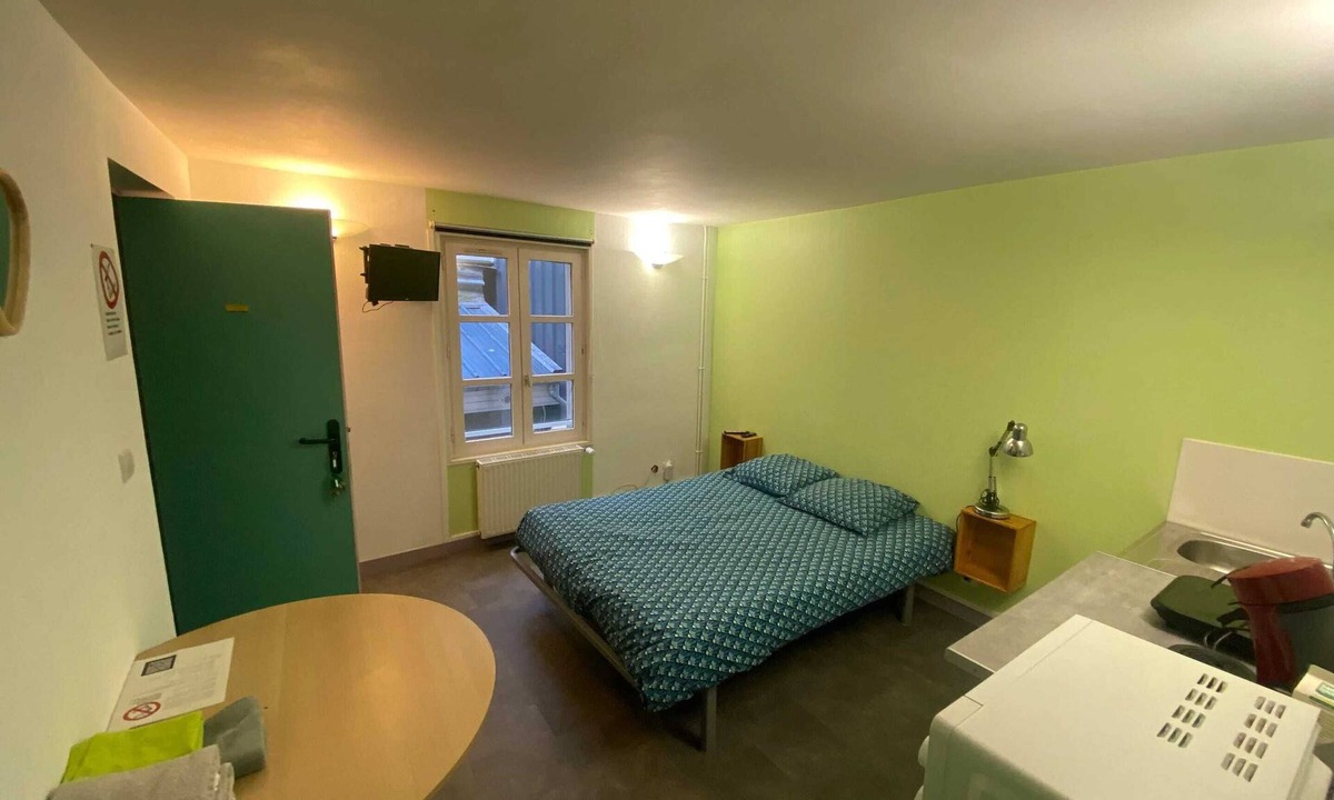 Cherbourg-en-Cotentin Apartment | Homerez - Studio in Cherbourg