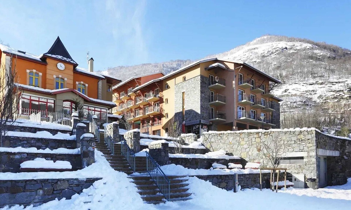 Ax-les-Thermes Apartment | Homerez - Studio in Ax-les-Thermes