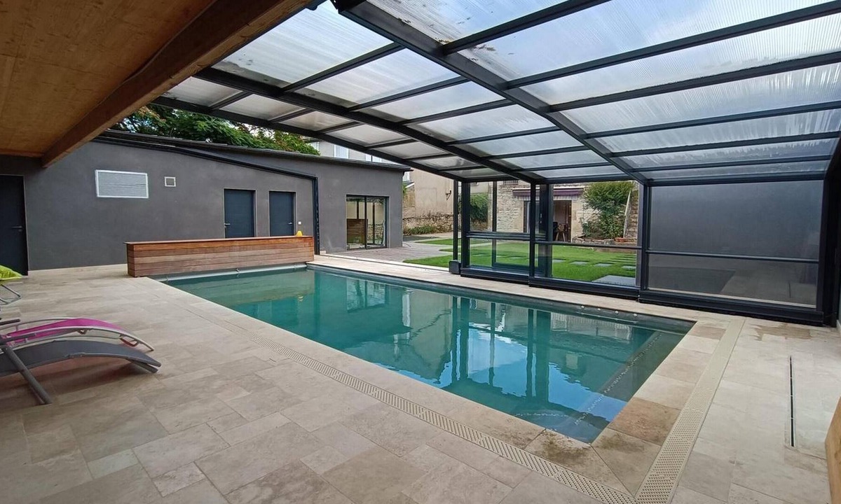 Vayrac Villa | Homerez - Villa for 4 ppl. with swimming-pool, garden and terrace at Vayrac