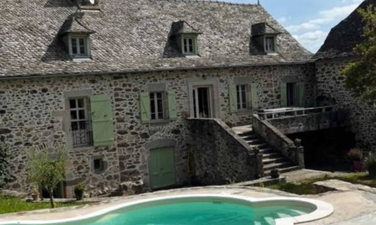 La Bastide-l'Eveque Villa | Homerez - Villa in Bas-Ségala