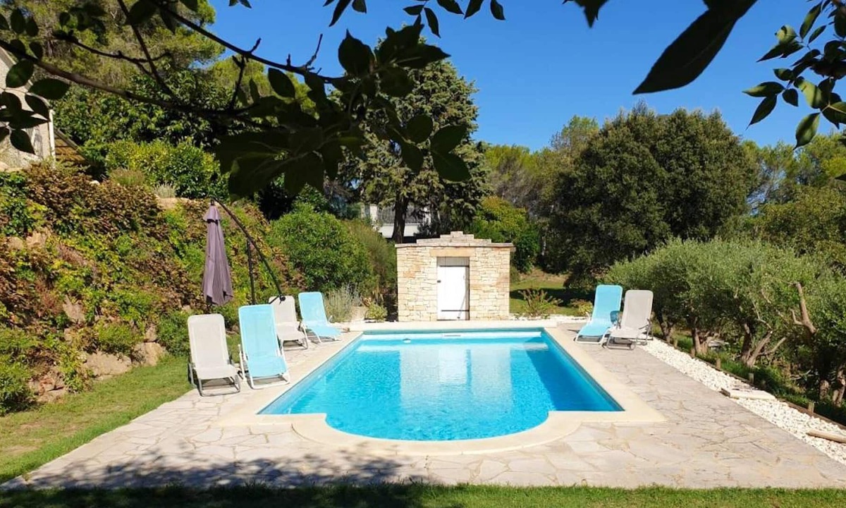 Saint-Nazaire Villa | Homerez - Villa With swimming pool