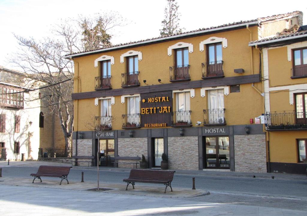 Aoiz House | Hostal Beti-jai
