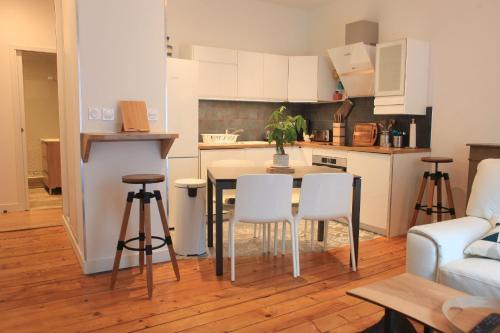 Quartier Hyper-Centre Apartment | Hotegam agency, 70 rue Thiers Championnet, close SNCF, new & design, 2 bedrooms, 1 office
