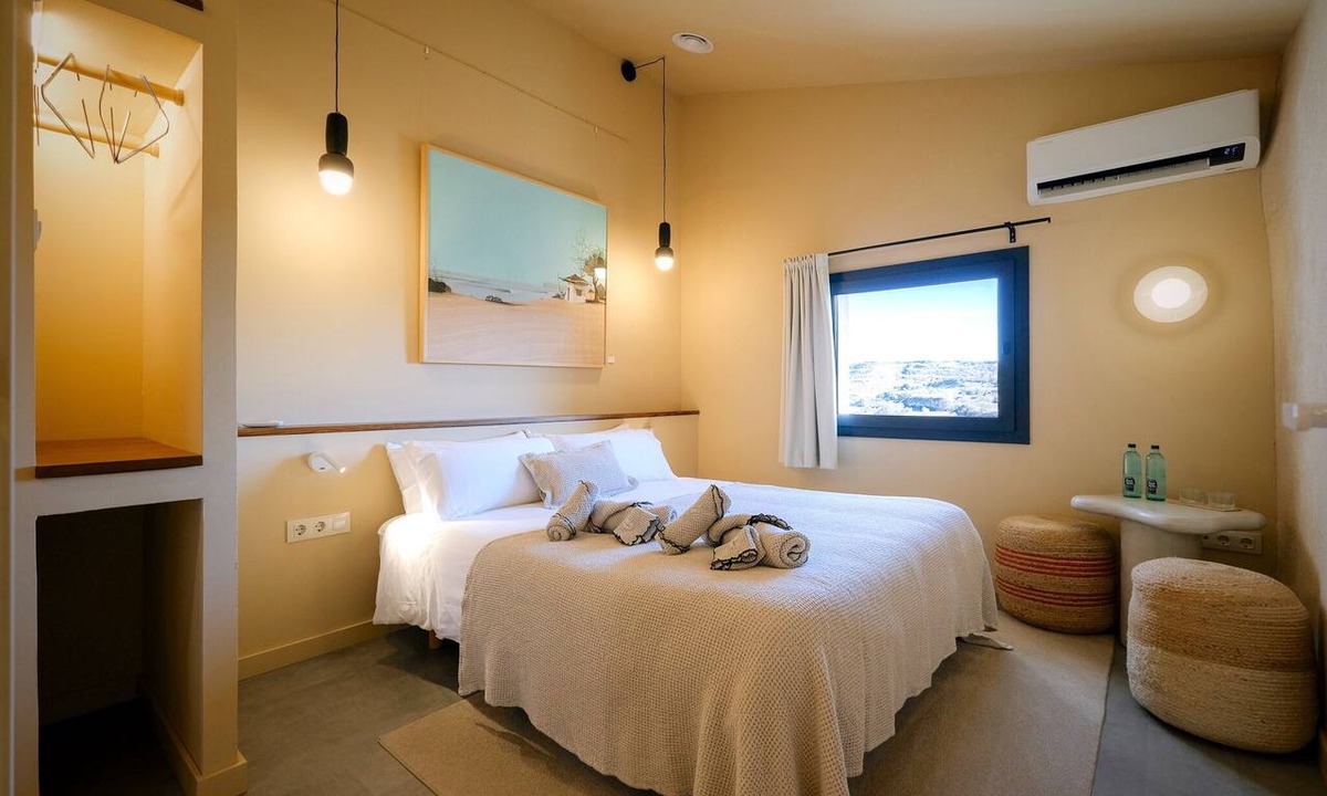 Cervera Hotel | Hotel Boutique CaLagneta - Art i vi