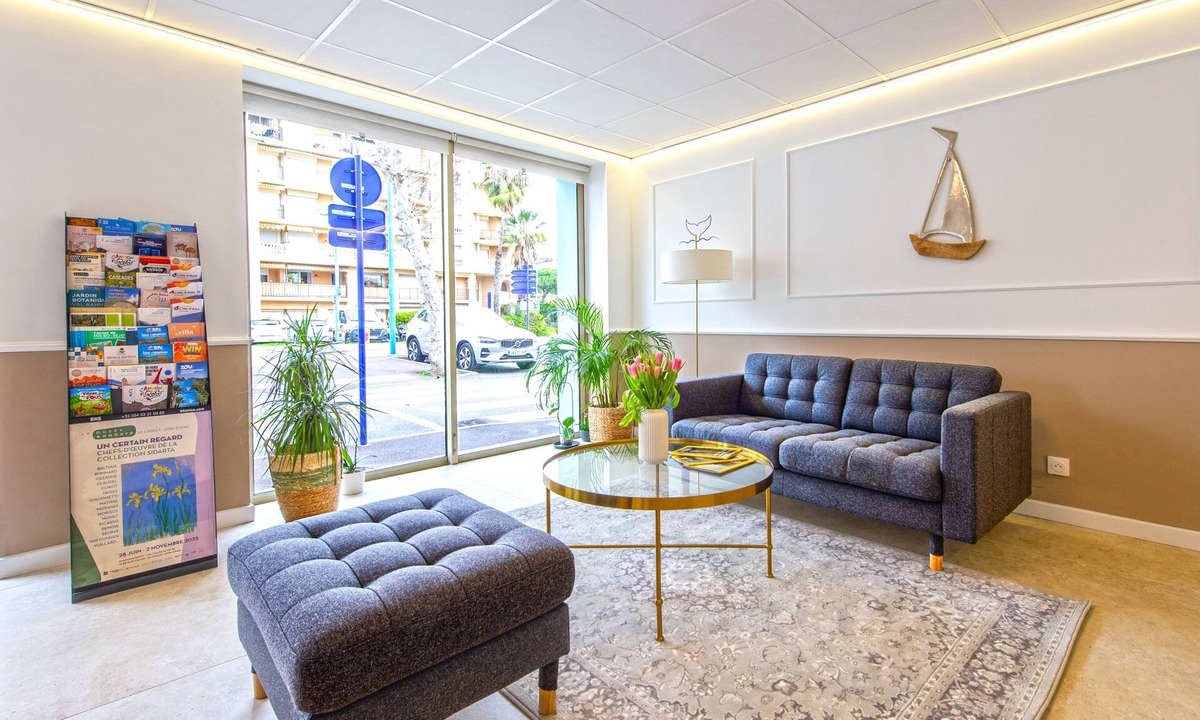 Menton Hotel | Hotel Parisien