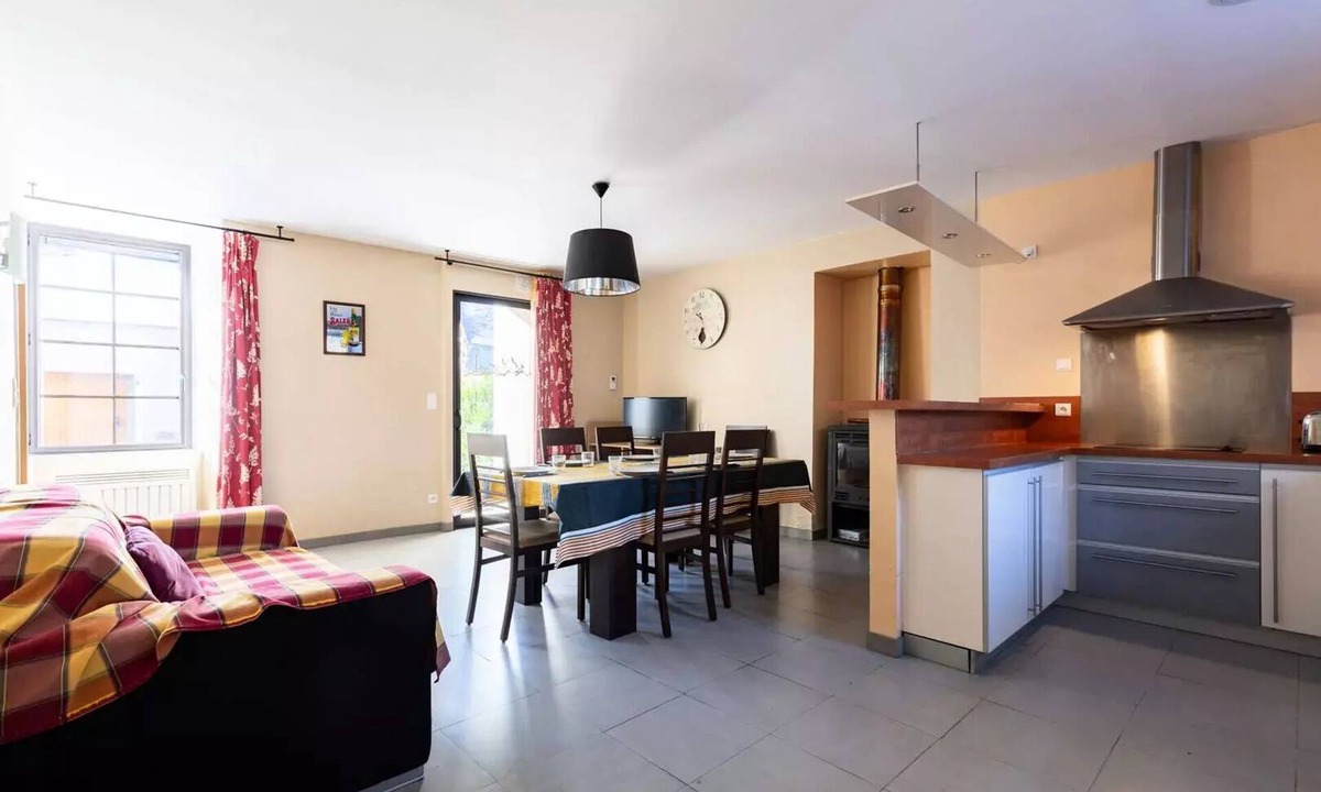 Peyragudes Villa | House for 6 People in Loudenvielle with Free Wi-Fi