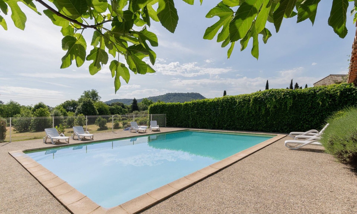Chambonas House | House 'Les Sources Gîte Calabert' with Shared Pool, Private Terrace and Air Conditioning