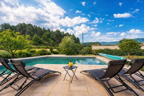 Les Salelles House | House With Pizza Oven Near Chassezac